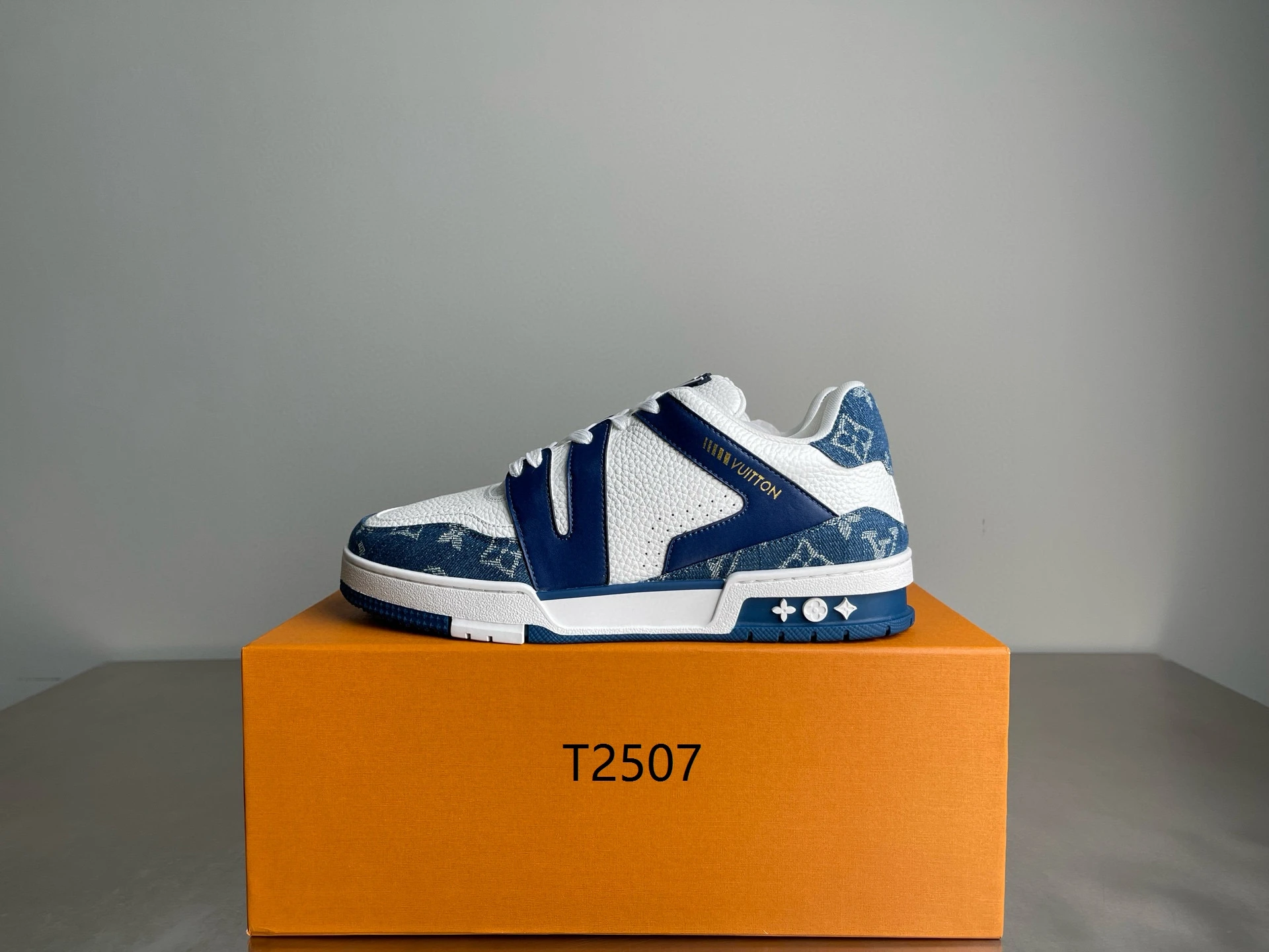 LV shoes 38-46 h0810